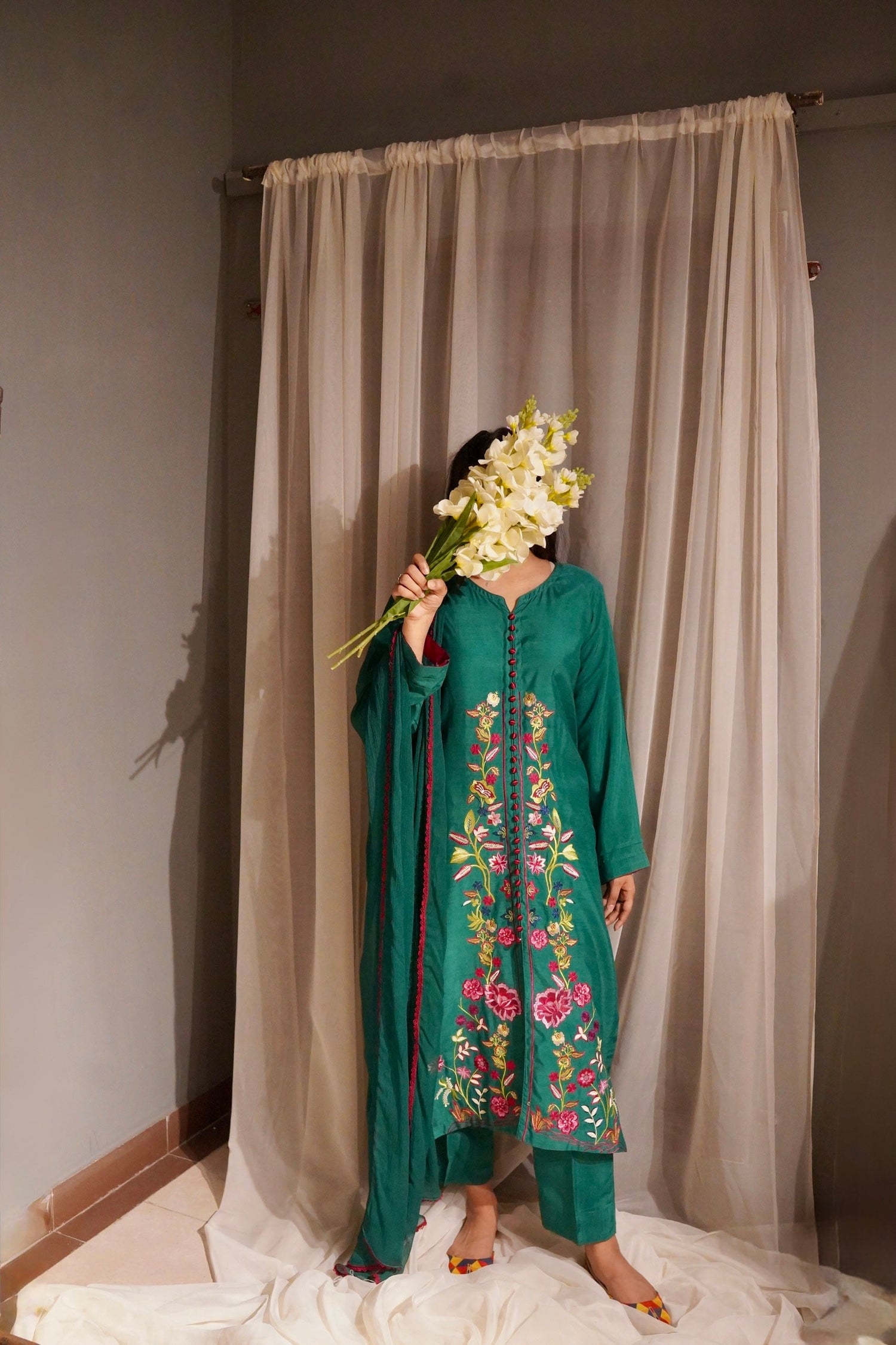 RTW- SUMMER EMBEROIDERED